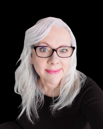 Julia Warkentin - Real Estate Agent