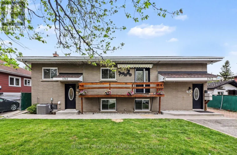 1312 Avenue R, Ottawa, ON K1G 0B9