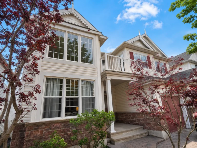 194 Coyote Crescent, Stittsville, ON K2S 2G8