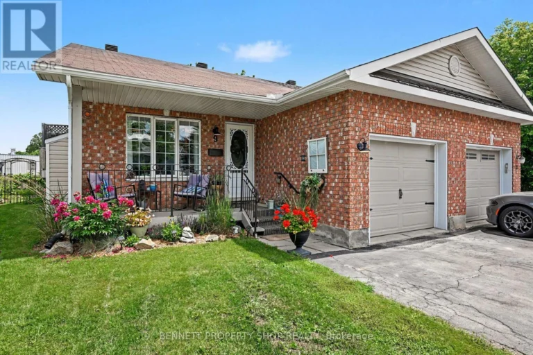 9 Huyck Drive, Arnprior, Ontario K7S 3W7