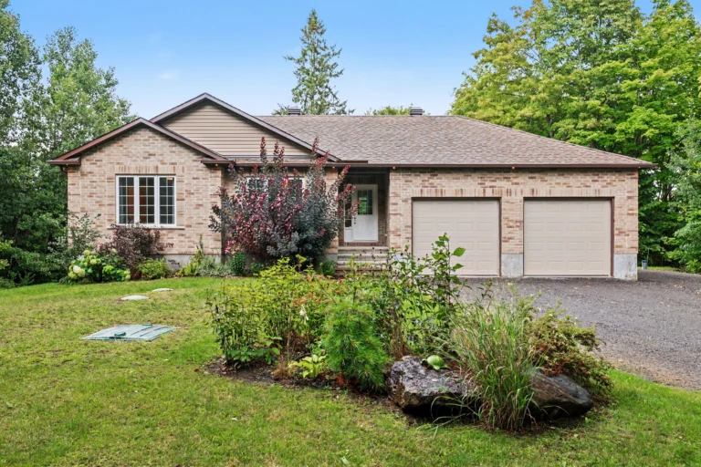 160 Northcote Drive, Beckwith, Ontario K7C 0C4