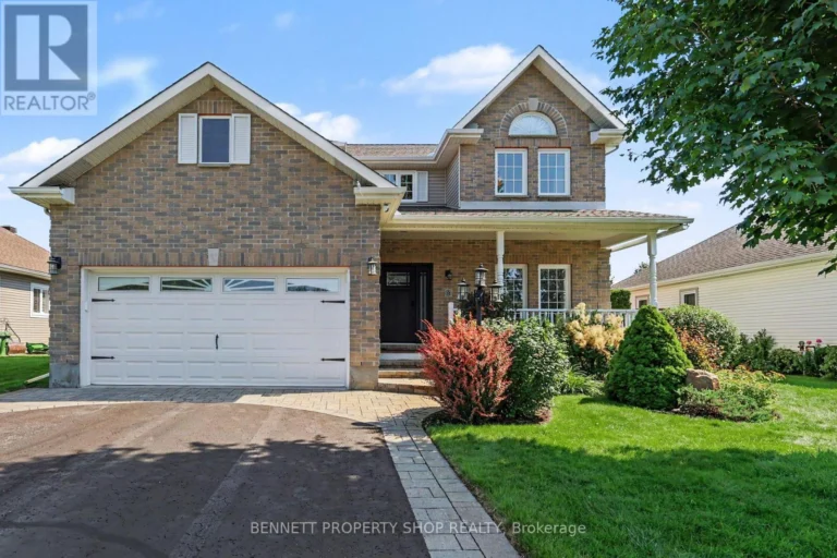 32 Rochelle Drive, Ottawa, Ontario K0A 2Z0