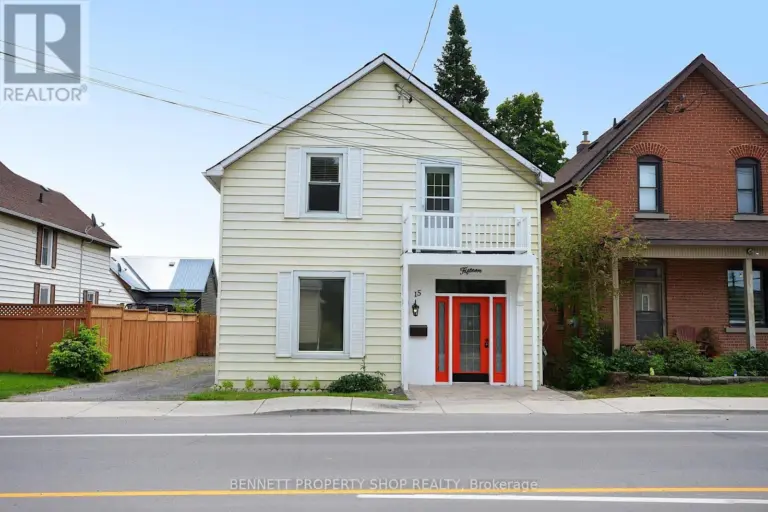 15 Daniel Street N, Arnprior, Ontario K7S 2K4