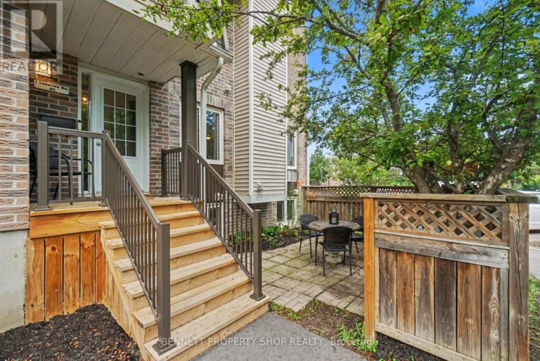5 – 7 Timberview Way, Ottawa, Ontario K2H 9M5