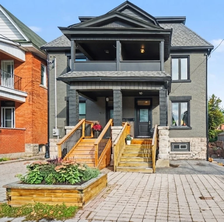 273 Arlington Avenue, Ottawa, Ontario K1R 5T1