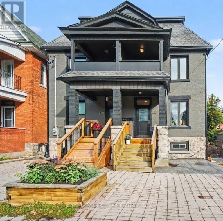 273 Arlington Avenue, Ottawa, Ontario K1R 5T1