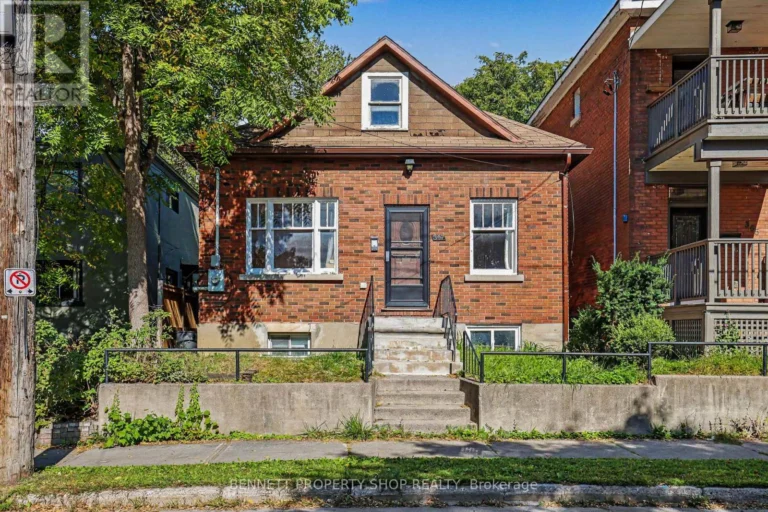 367 Sunnyside Avenue, Ottawa, Ontario K1S 0S2