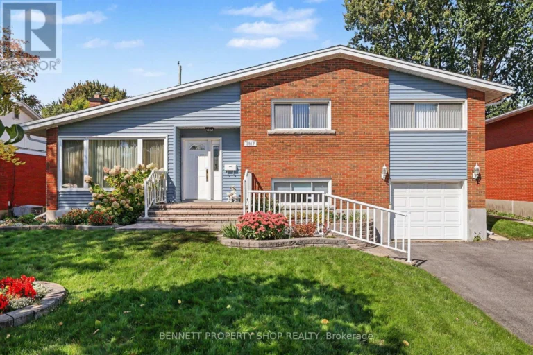 1817 Gilbert Avenue, Ottawa, Ontario K2C 1A5