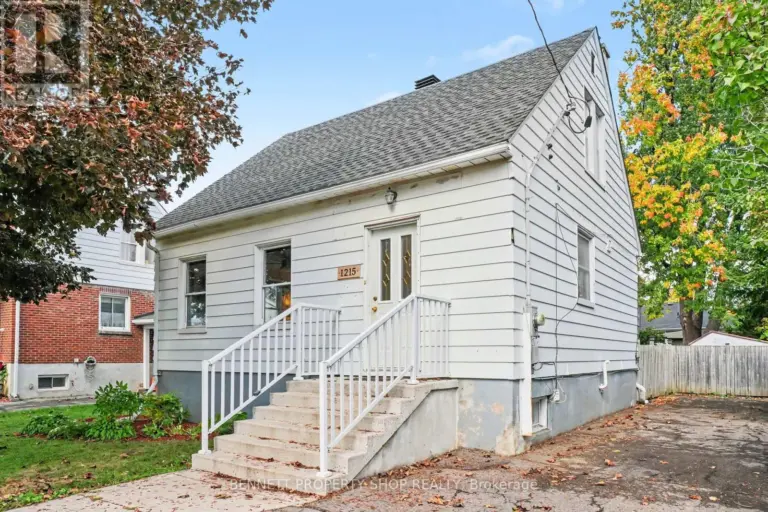 1215 Erie Avenue, Ottawa, Ontario K1V 6G5