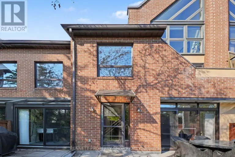 45 – 100 Hillside Drive, Ottawa, Ontario K1K 4J3