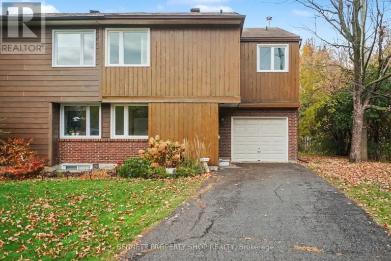 57 Sandhurst Court, Ottawa, Ontario K1V 9W9